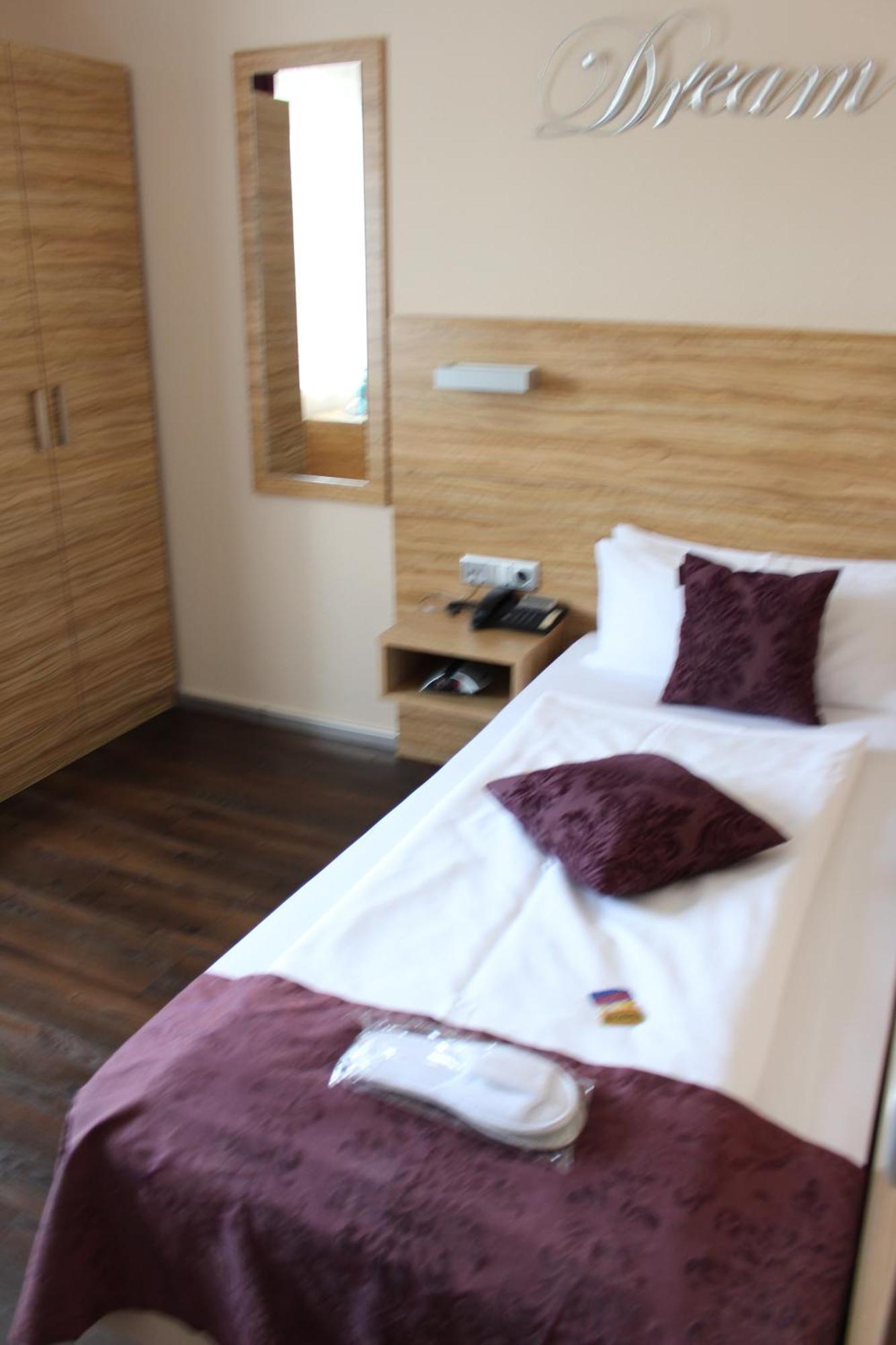 Hotel Bonjour Bad Soden am Taunus Habitación foto