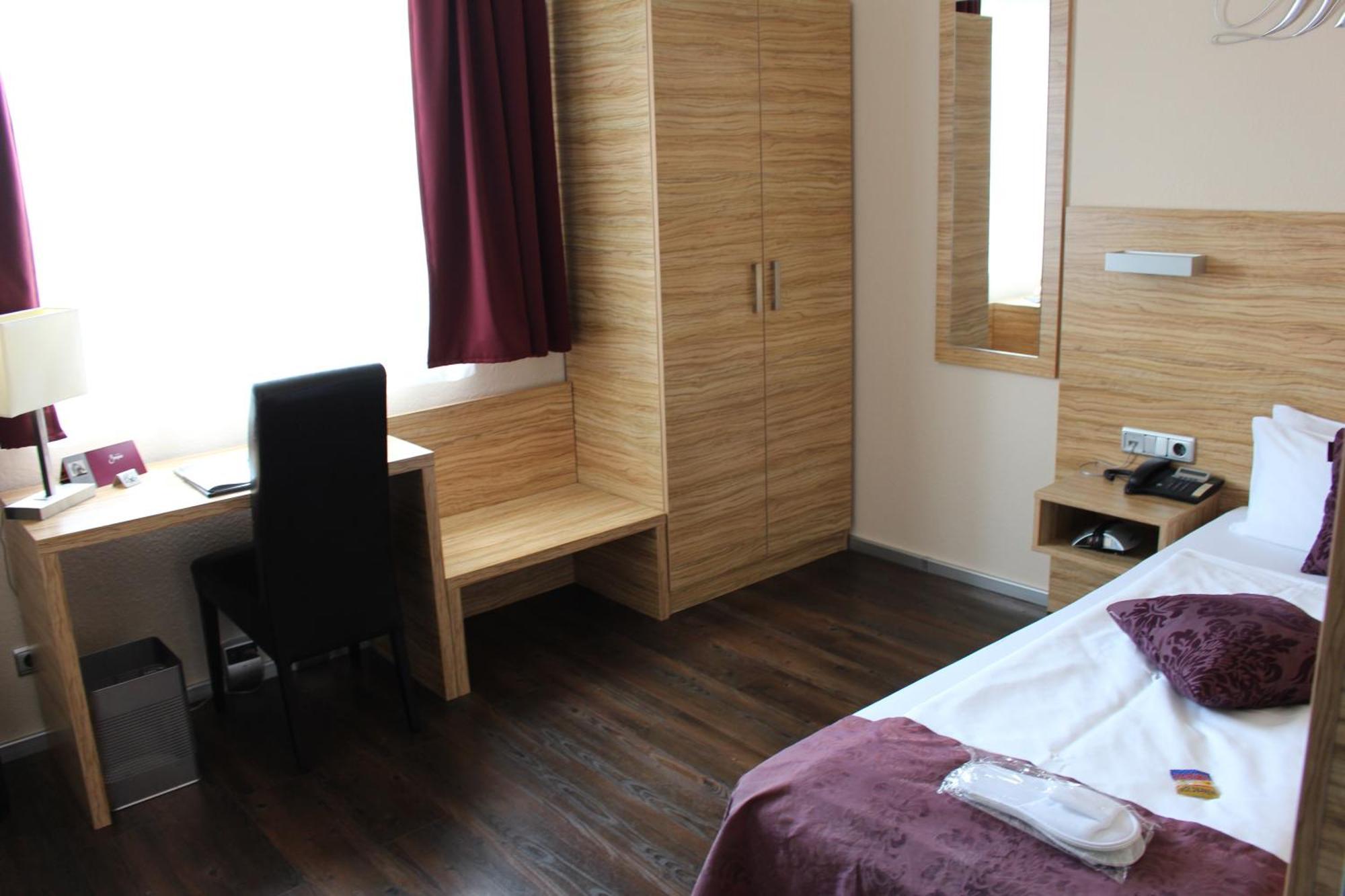 Hotel Bonjour Bad Soden am Taunus Habitación foto